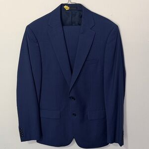 Calvin Klein Men's Classic Blue Suit- Size 40R- Wool Blend stretch slim fit